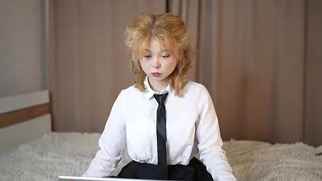 Snapshot of Stella_Vanila chatting on 10-04-25, 01:03 Stella Vanila online show from 10-04-25, 01:03