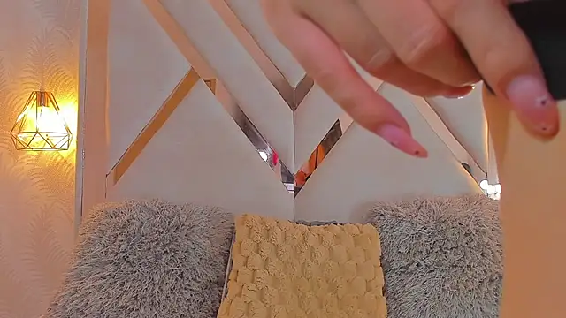 Snapshot of anni_honeyriveras chatting on 09-24-25, 07:06 anni honeyriveras online show from 09-24-25, 07:06