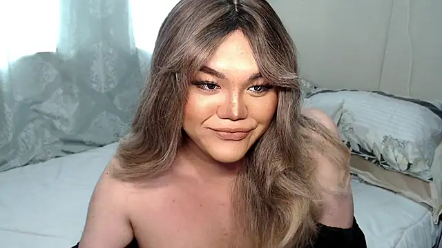 Snapshot of Olivia_lore chatting on 10-22-25, 02:01 Olivia lore online show from 10-22-25, 02:01