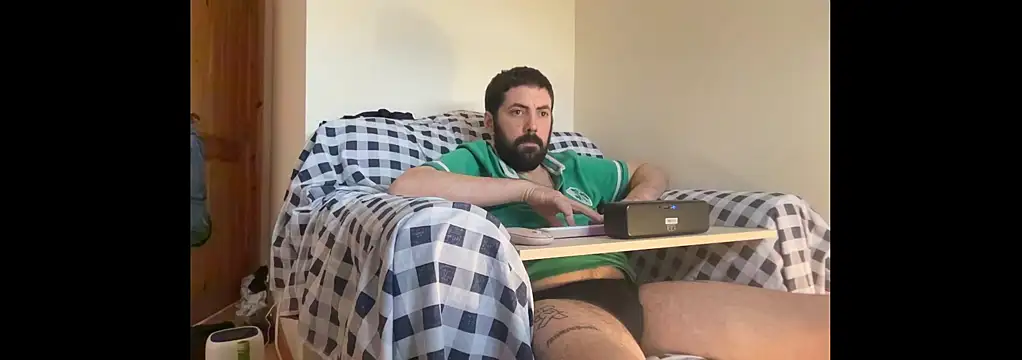 Snapshot of Big_Bi_Cub chatting on 11-15-25, 11:40 Big Bi Cub online show from 11-15-25, 11:40