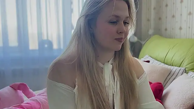 Estella Elwood online show from 02-03-26, 06:40