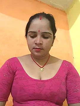 Snapshot of Cutram22 chatting on 09-26-25, 06:17 Cutram22 online show from 09-26-25, 06:17