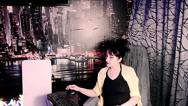 AMOURSWEET2025 online show from 03-20-26, 09:41