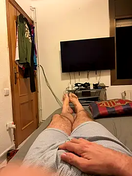 Snapshot of gigolobcn chatting on 09-12-25, 03:17 gigolobcn online show from 09-12-25, 03:17