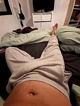 Snapshot of Yoaannn chatting on 10-30-25, 03:57 Yoaannn online show from 10-30-25, 03:57