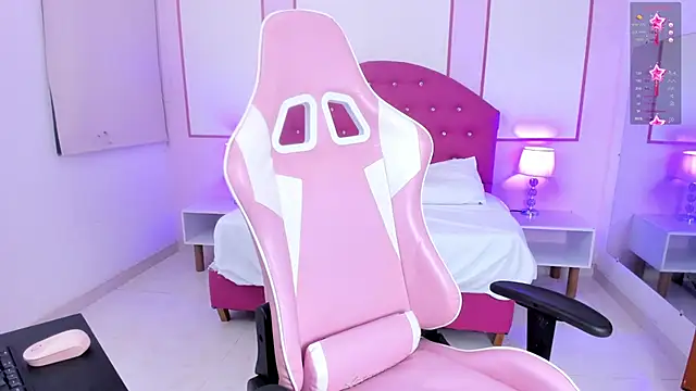 STEFANY MOLL online show from 11-05-25, 04:01