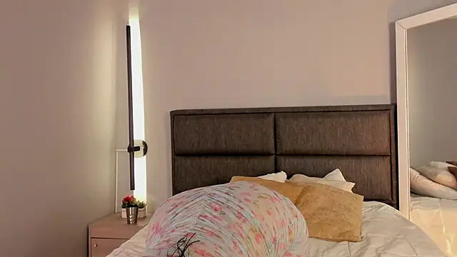 Emma  clark  online show from 03-30-26, 12:28