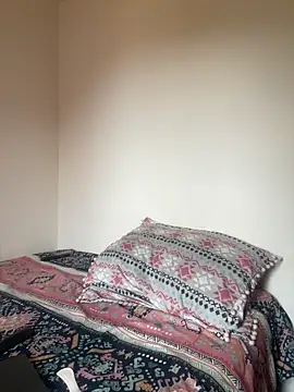 Snapshot of Zara_Bel chatting on 09-27-25, 06:35 Zara Bel online show from 09-27-25, 06:35