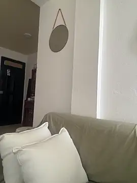 Snapshot of Zara_Bel chatting on 10-10-25, 06:18 Zara Bel online show from 10-10-25, 06:18