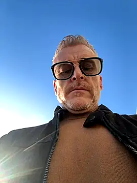 Axl hot online show from 11-05-25, 03:01