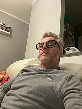 Axl hot online show from 02-23-26, 12:52