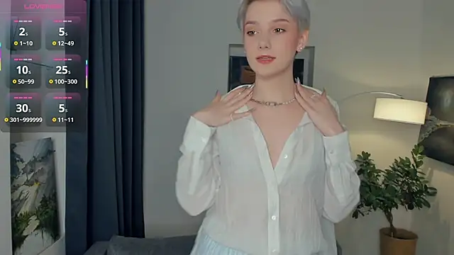 Snapshot of OdelynaAsp chatting on 10-24-25, 12:12 OdelynaAsp online show from 10-24-25, 12:12