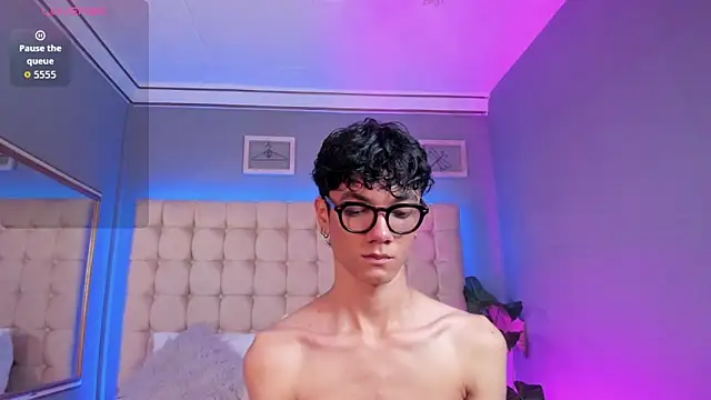 Snapshot of Phillicious__ chatting on 09-19-25, 09:48 Phillicious online show from 09-19-25, 09:48