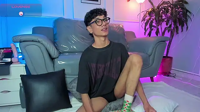 Snapshot of Phillicious__ chatting on 03-29-26, 06:13 Phillicious online show from 03-29-26, 06:13