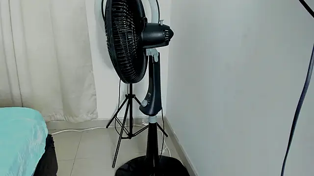 ashly pnik1 online show from 10-22-25, 03:18