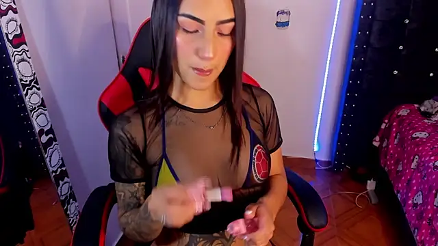 Snapshot of Samanthademonx20_ chatting on 03-04-26, 09:04 Samanthademonx20 online show from 03-04-26, 09:04