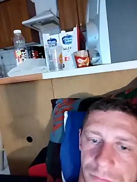 Snapshot of Dawidwi493_ chatting on 09-12-25, 10:37 Dawidwi493  online show from 09-12-25, 10:37