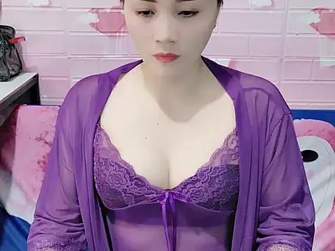 Snapshot of Miu_9117 chatting on 09-19-25, 03:45 Miu 9117 online show from 09-19-25, 03:45