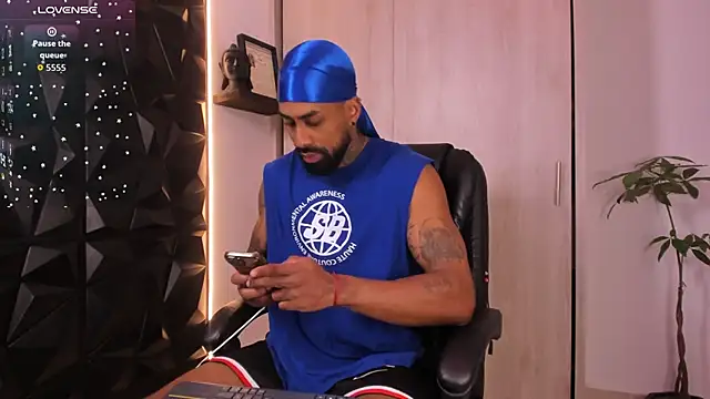 Snapshot of OstinDaniels chatting on 01-15-26, 08:12 OstinDaniels online show from 01-15-26, 08:12