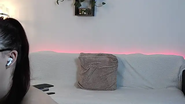 ScarletNoiree online show from 11-19-25, 12:16