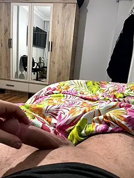 Erenn9972 online show from 01-05-26, 05:49