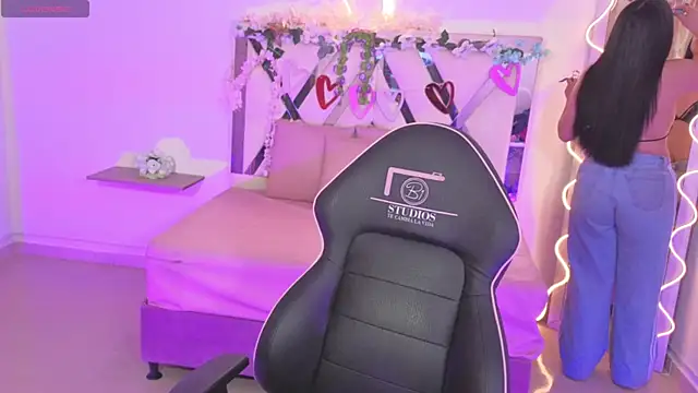 ZURY TAY online show from 10-03-25, 11:51