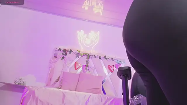 ZURY TAY online show from 11-26-25, 11:33