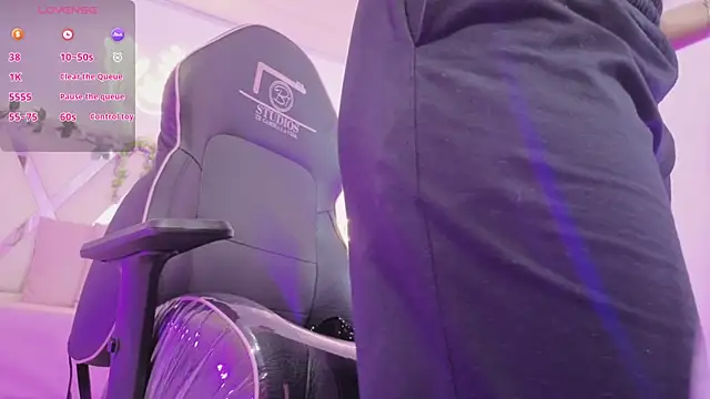 ZURY TAY online show from 04-10-26, 11:59