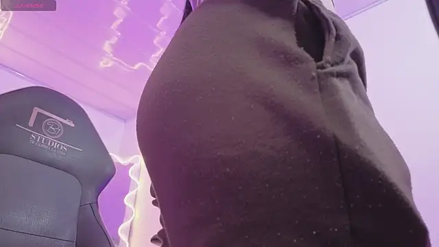 ZURY TAY online show from 04-15-26, 11:50