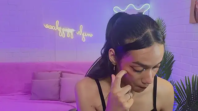 Snapshot of artemiss_tay chatting on 09-10-25, 07:14 artemiss tay online show from 09-10-25, 07:14