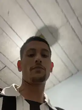 Snapshot of lcs0013 chatting on 05-29-26, 01:03 lcs0013 online show from 05-29-26, 01:03
