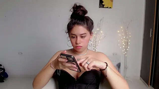 Darlyn big online show from 10-03-25, 03:42