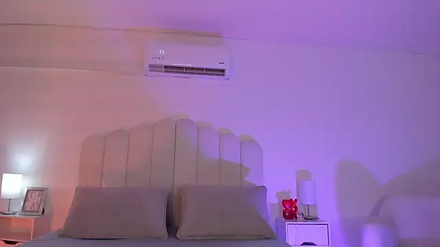 raven black  online show from 12-18-25, 02:12