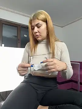 MiaKiittyy online show from 11-11-25, 01:16