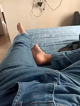 comobucetinhas online show from 09-08-25, 06:40