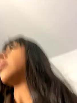 Aleja ruizz online show from 11-26-25, 08:21