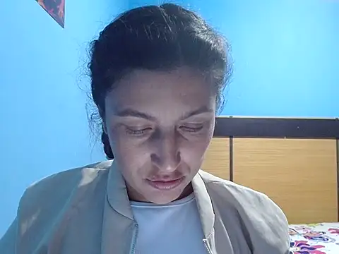 Snapshot of SarahFriendly chatting on 04-24-26, 02:36 SarahFriendly online show from 04-24-26, 02:36