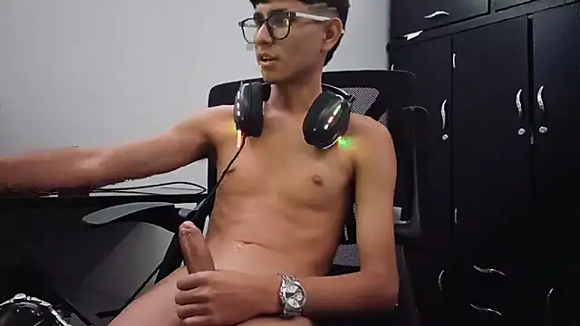 Snapshot of ElverCol chatting on 02-07-26, 05:11 ElverCol online show from 02-07-26, 05:11