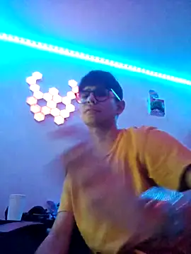 Snapshot of ElverCol chatting on 03-16-26, 04:18 ElverCol online show from 03-16-26, 04:18