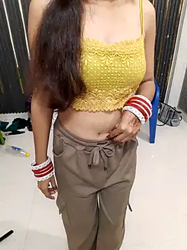 Snapshot of Aarti-kumri chatting on 09-15-25, 06:46 Aarti-kumri online show from 09-15-25, 06:46