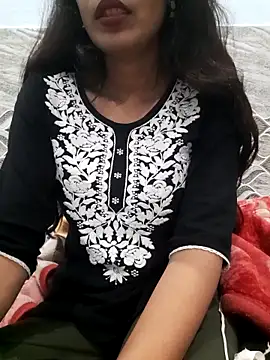 Aarti-kumri online show from 11-28-25, 04:09