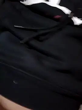 Snapshot of Fvrxxo19cm chatting on 10-13-25, 02:39 Fvrxxo19cm online show from 10-13-25, 02:39