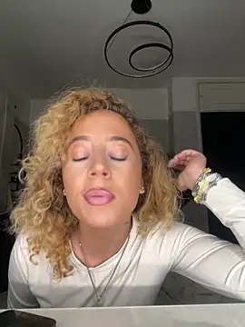 Aurorajadex online show from 11-16-25, 01:39