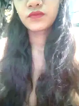 Snapshot of BerryOnFire chatting on 10-25-25, 08:33 BerryOnFire online show from 10-25-25, 08:33