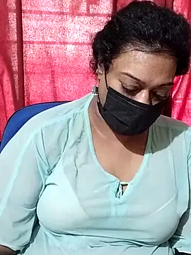 Snapshot of surekha-30 chatting on 09-11-25, 11:10 surekha-30 online show from 09-11-25, 11:10