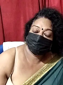 Snapshot of surekha-30 chatting on 10-17-25, 05:15 surekha-30 online show from 10-17-25, 05:15