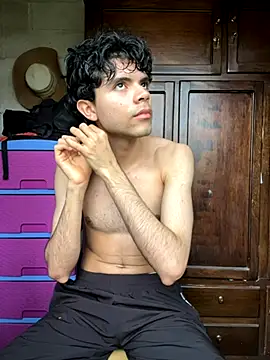 Axel-Mejia online show from 10-28-25, 12:52