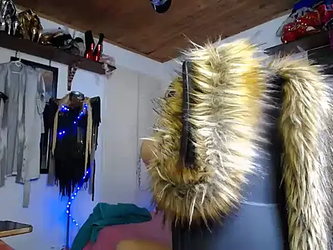 sashastarfire online show from 11-13-25, 06:18