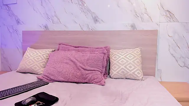 sofiagomez   online show from 01-18-26, 06:12