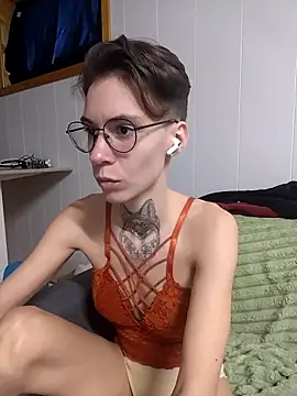 HoneySquirrel online show from 04-06-26, 06:20